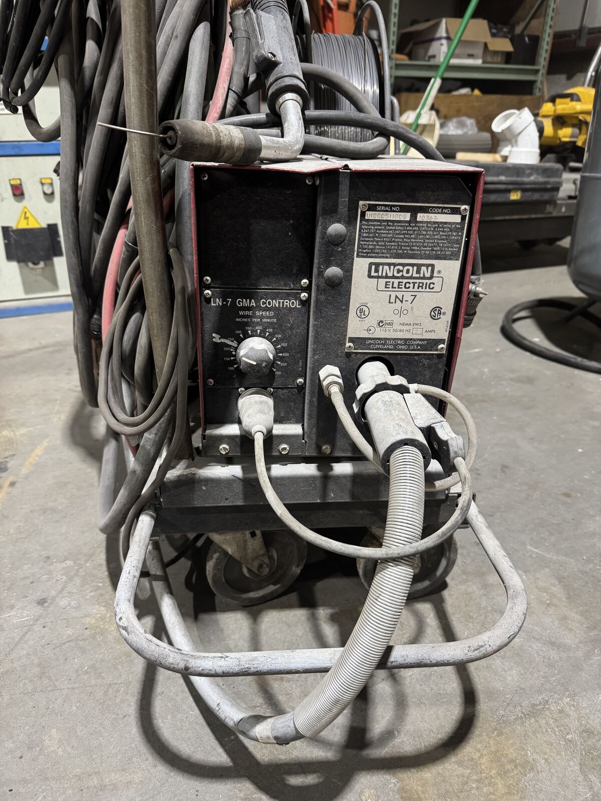 Welder Lincoln electric DC-600 with a Lincoln electric LN-7