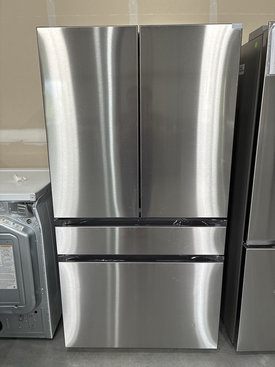Samsung Bespoke French Door Refrigerator with Beverage Center, 4 years warranty included. 