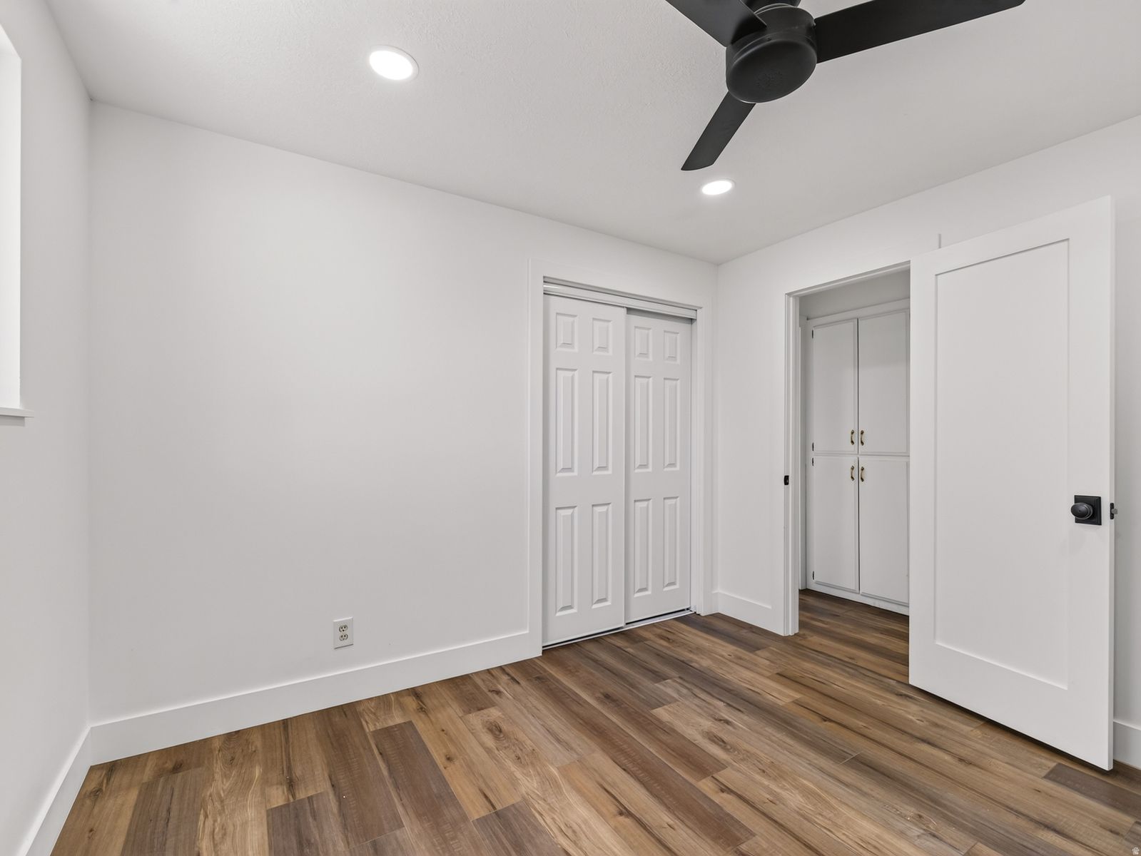 Main image 9
