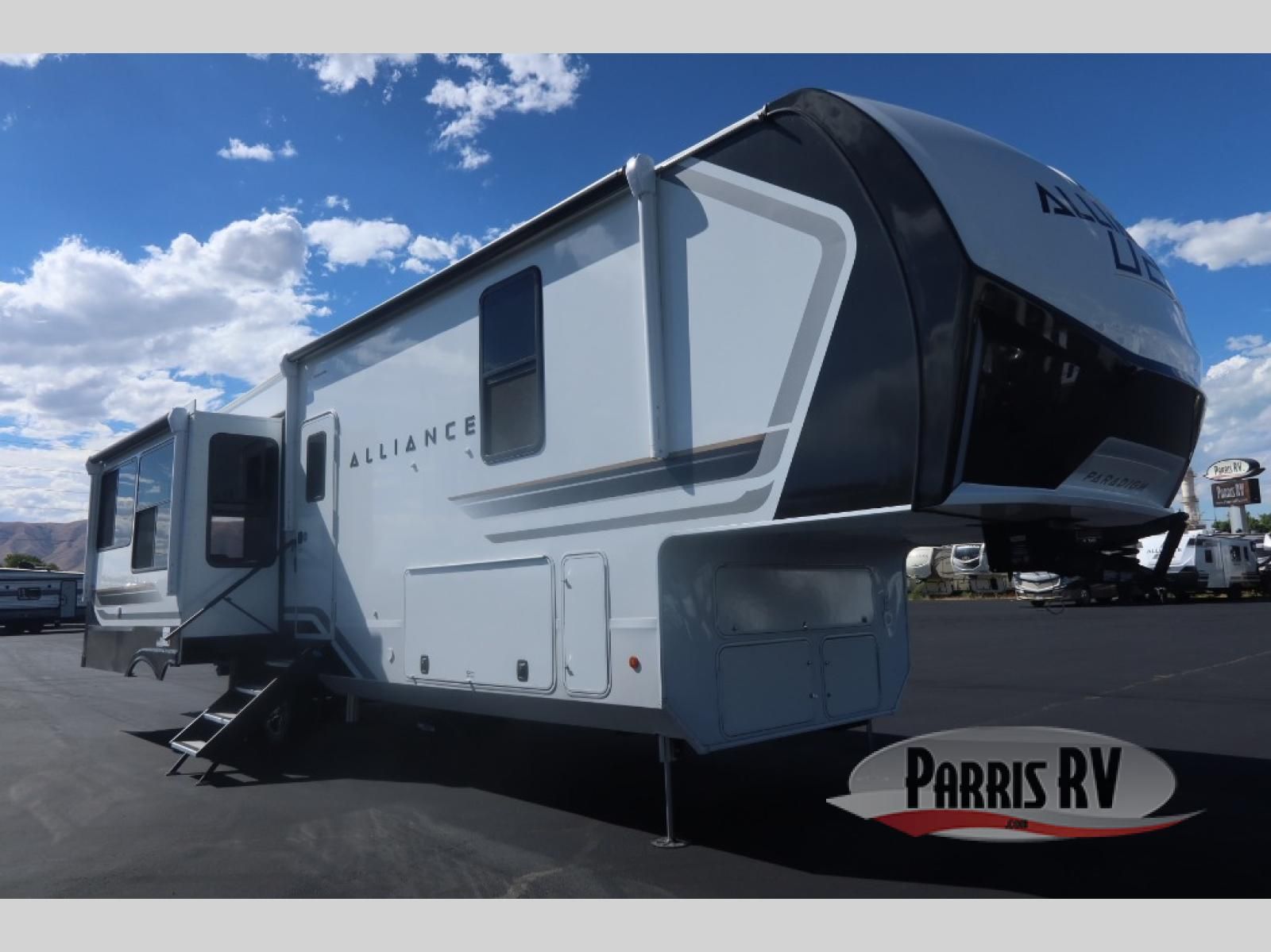 New 2027 Alliance RV Paradigm 340RL