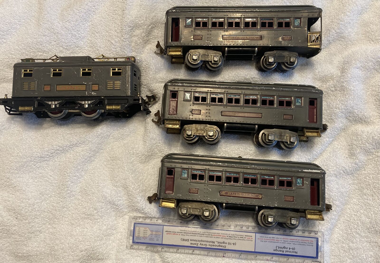Lionel Prewar O 251E Locomotive And 3 Passenger