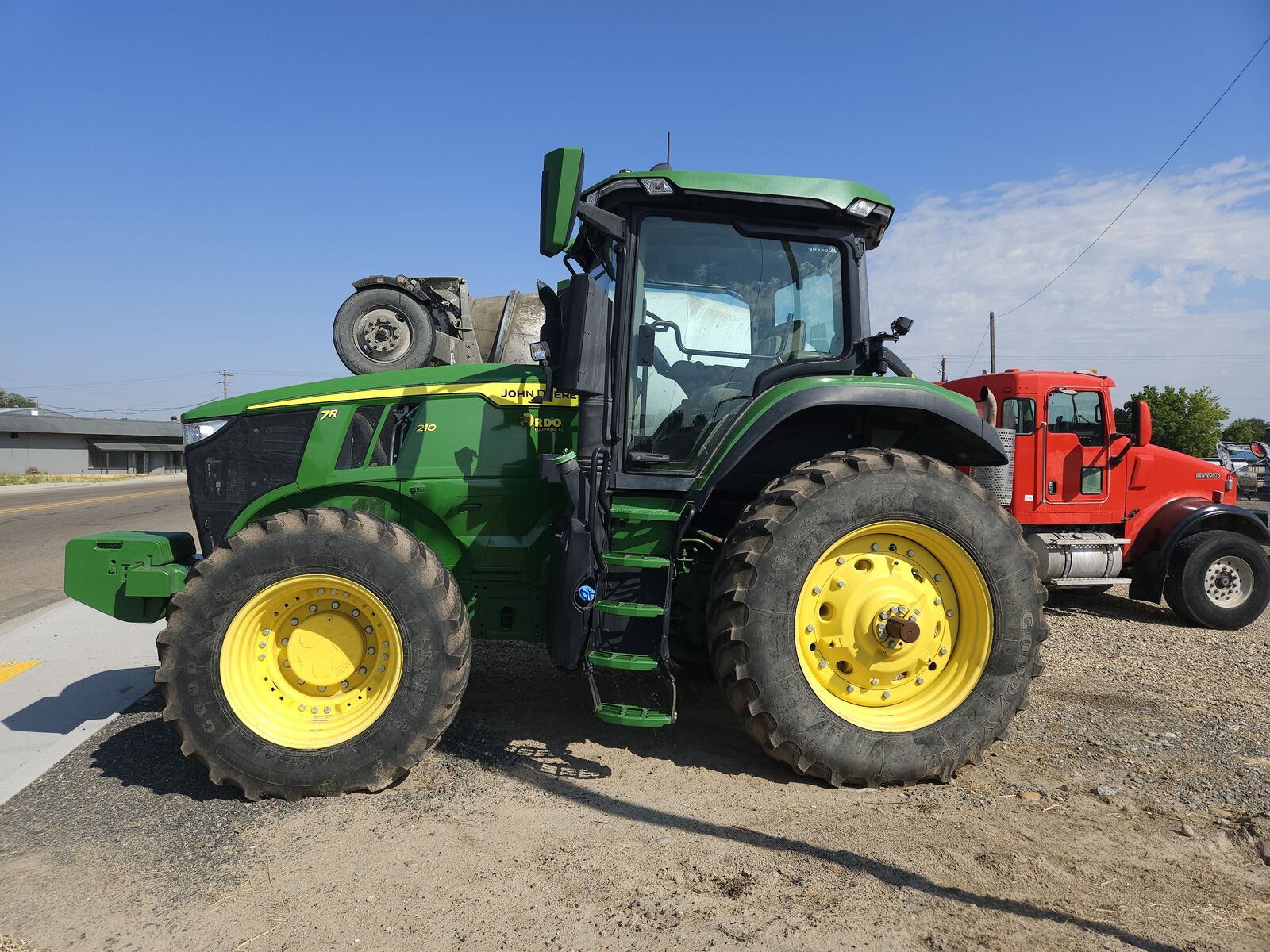 2020 JOHN DEERE 7R210 TRACTOR