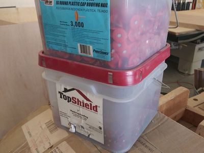 Roofing plastic cap nails, 1 inch