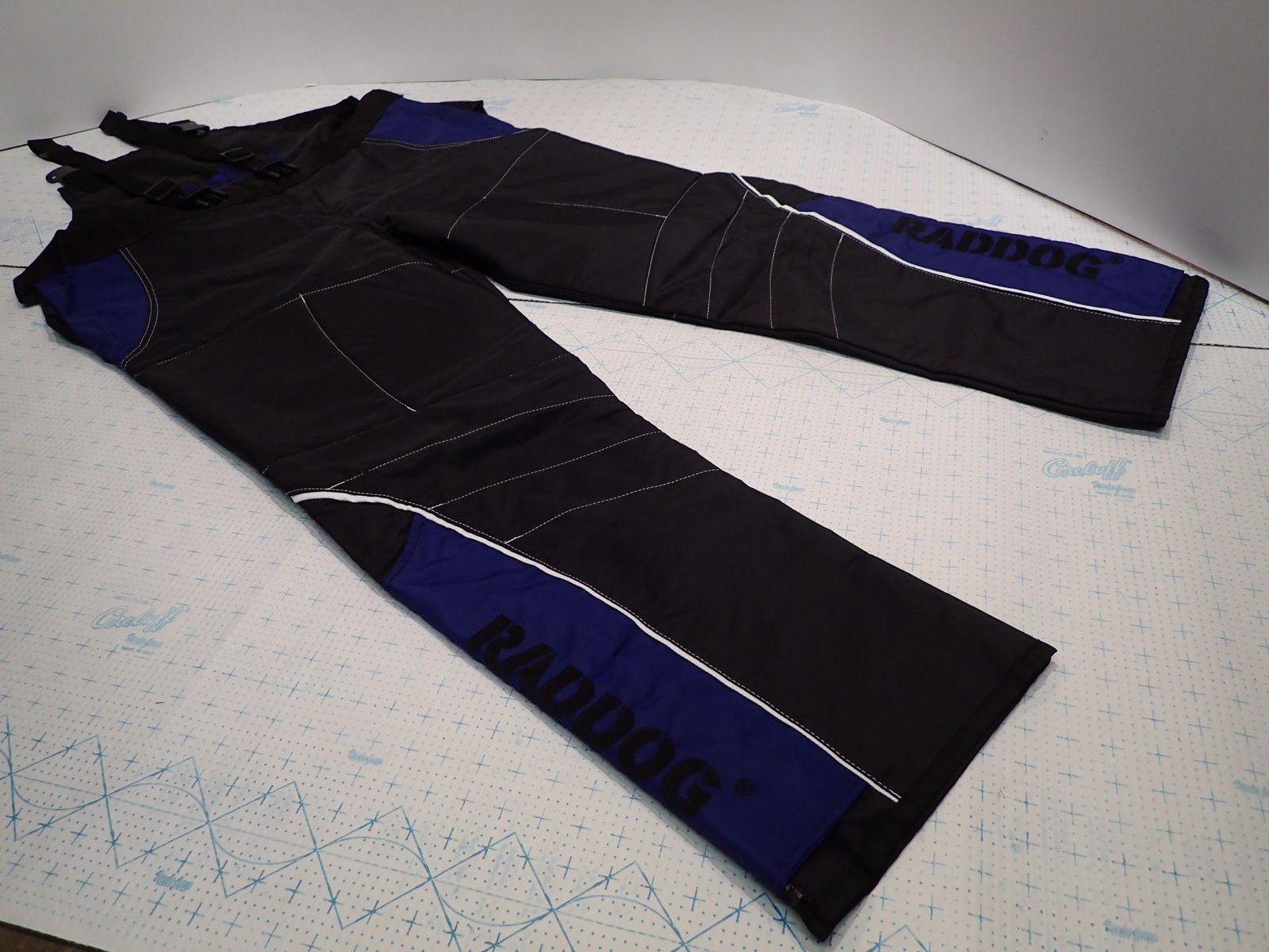 NEW RADDOG Size XL Dog Attack/Bite Training Helper Suit Scratch Pants/Bibs