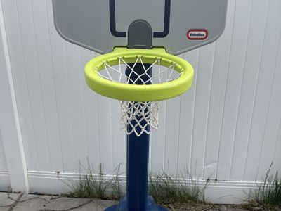 Little Tikes Basketball Hoop