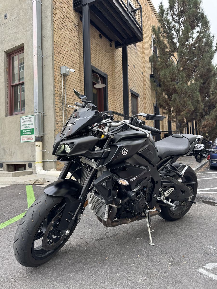 2021 Yamaha MT-10 Black - Low Miles, TBR Exhaust, Carbon Fiber Accents, Clean Title