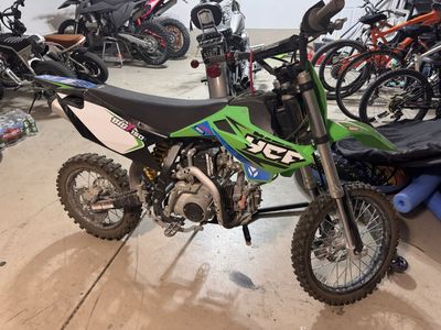 YCF Bigy 150 MX Factory Pit Bike, Green/Black, Dirt Bike