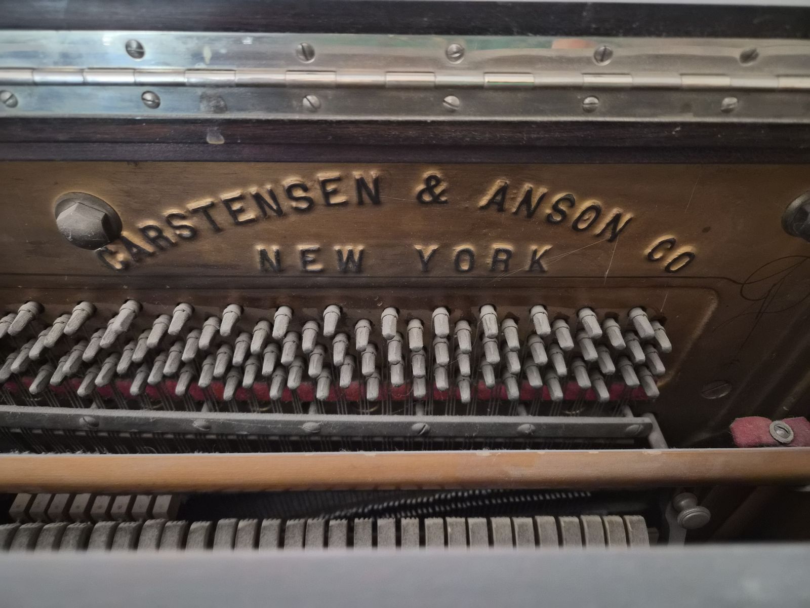 Main image 8