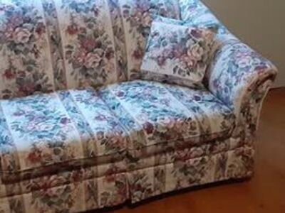 Beautiful Floral Pattern Love Seat