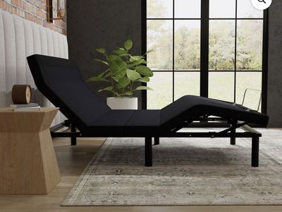 King size Member's Mark Premier Adjustable Base with Pillow Tilt and Massage (retail $1000)