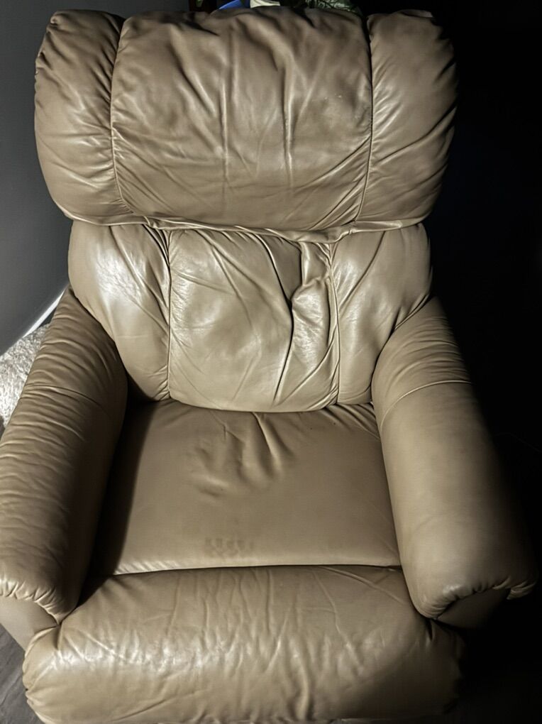 Nice Leather recliner For Sale