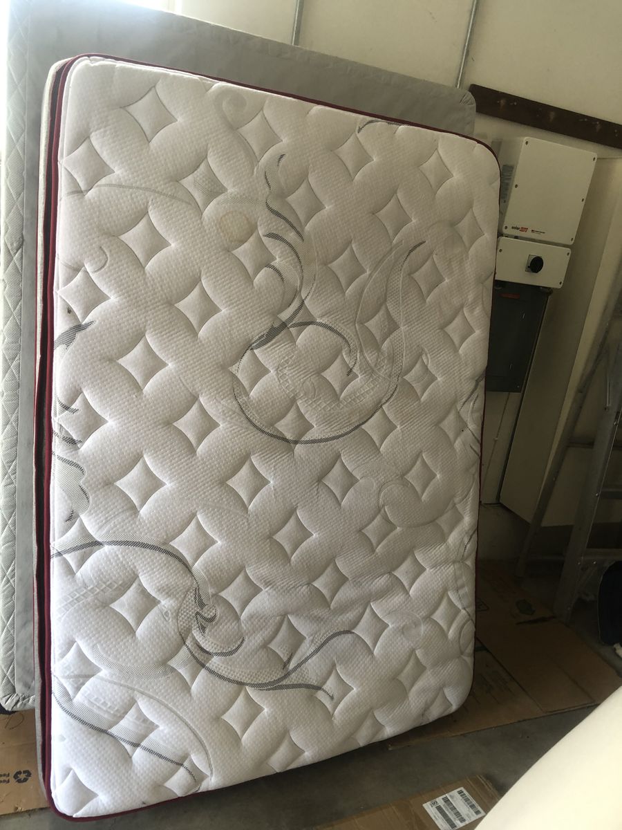 Double mattress, box springs and headboard
