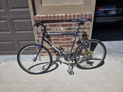 Shasta Pachanga Comp Mountain Bike - Tioga Bar, 26" Wheels. in great shape.