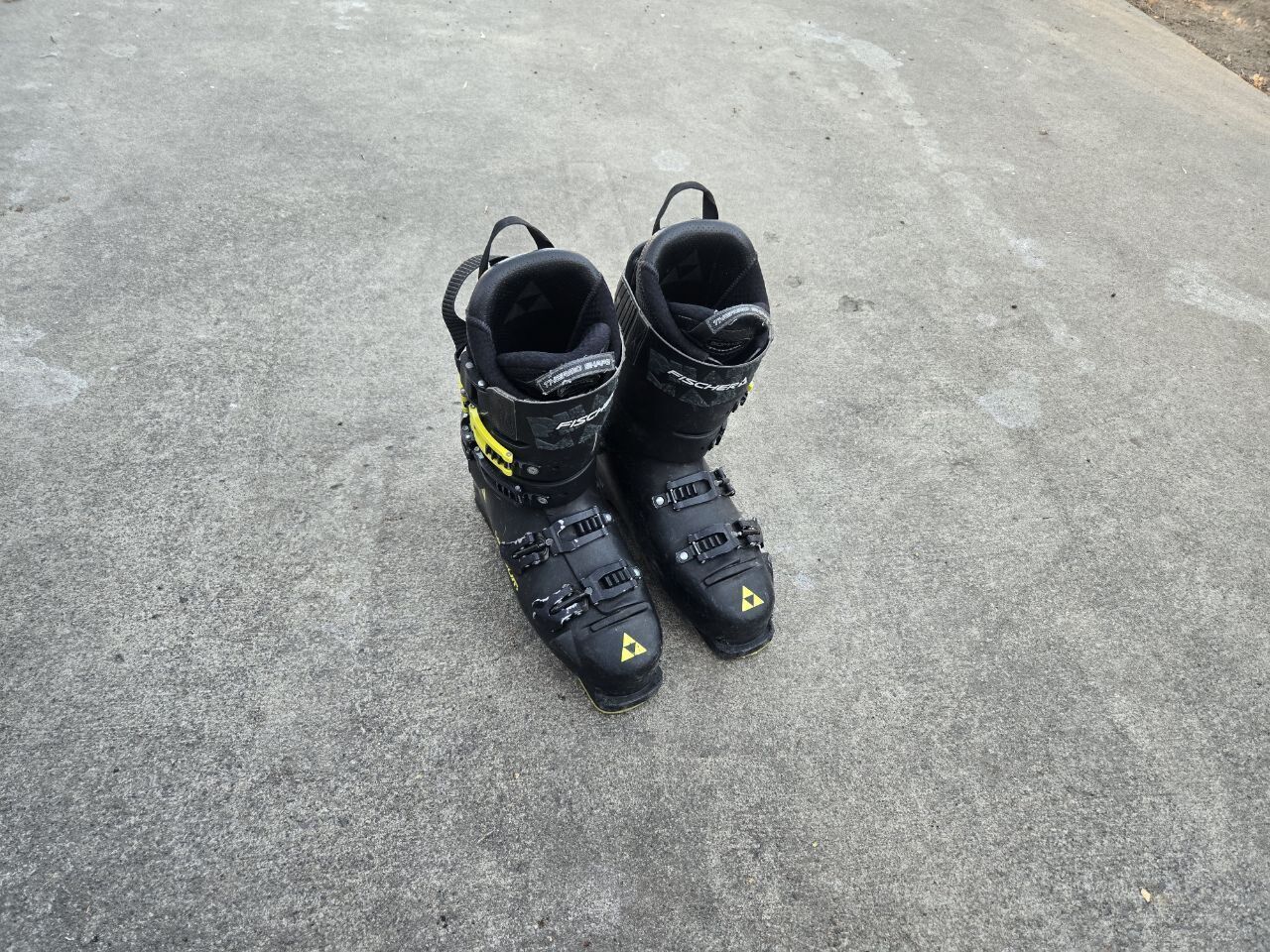 Men's Fischer 11-11.5 Ski Boots 338mm Mondo 29.5