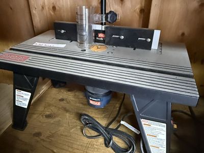 Ryobi Router Table with 1.5 Peak HP Router