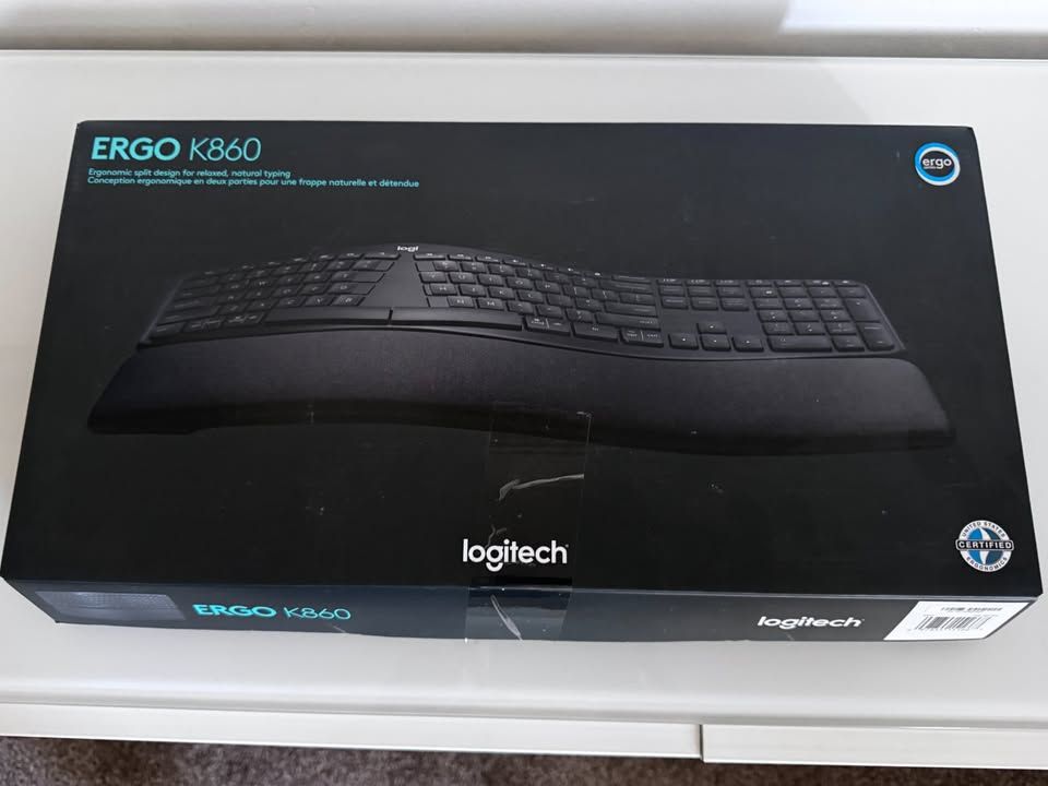 Logitech Ergonomic Keyboard - Wireless - Ergo K860