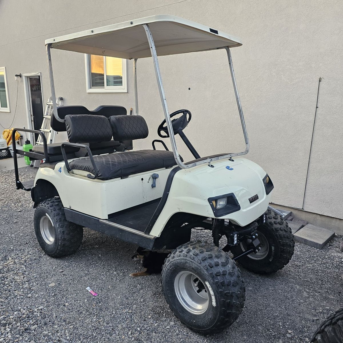 4 seater lifted Yamaha gas cart