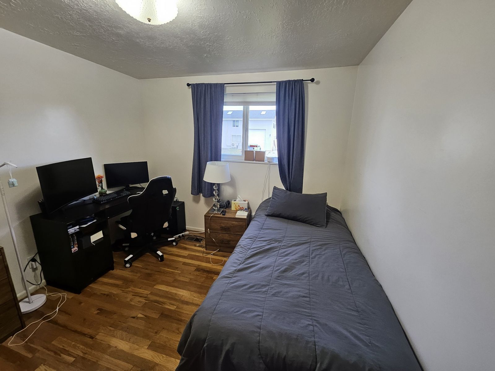 Main image 6