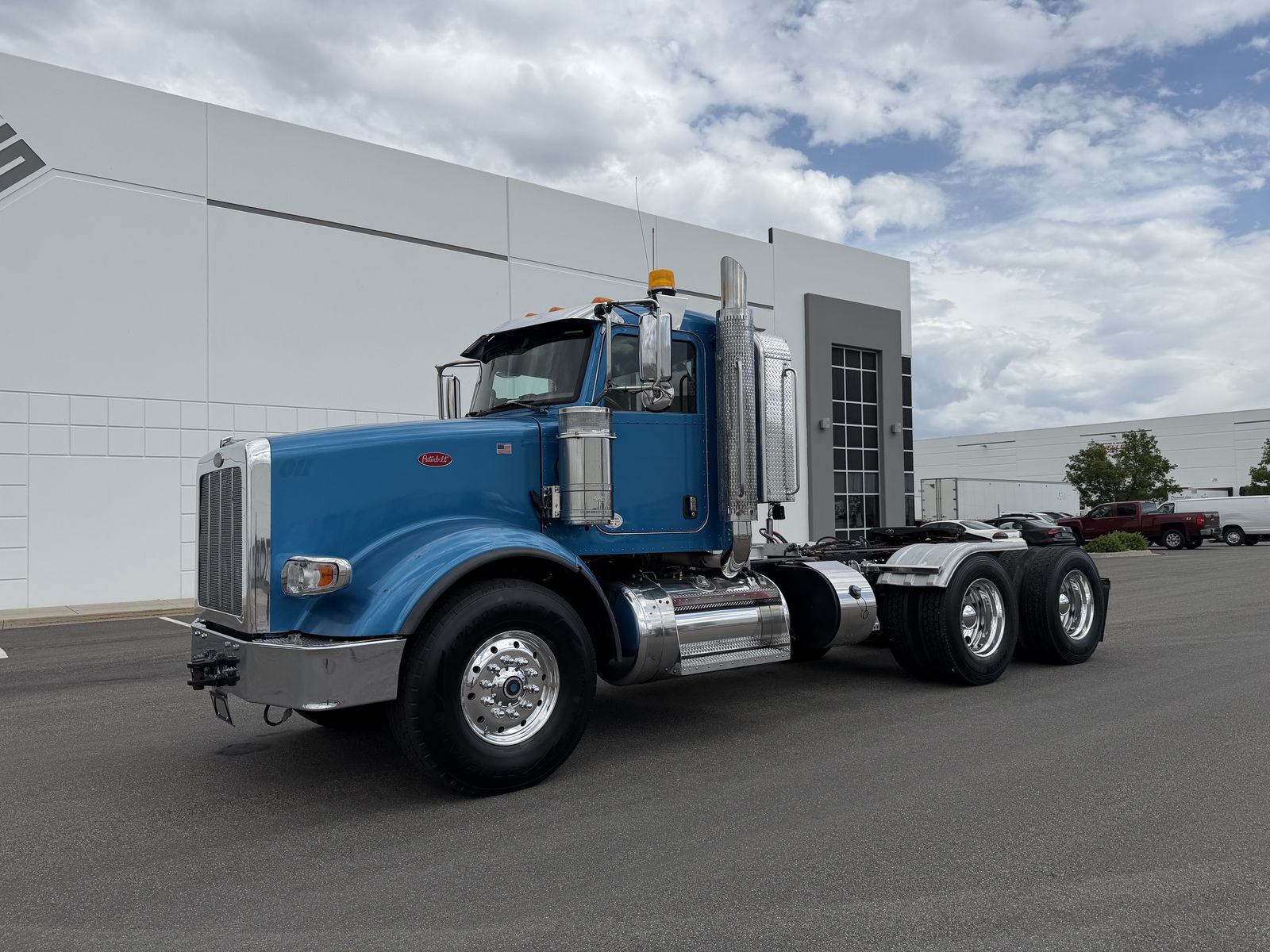 2017 Peterbilt 367 Day Cab Automatic - *Wet Kit*