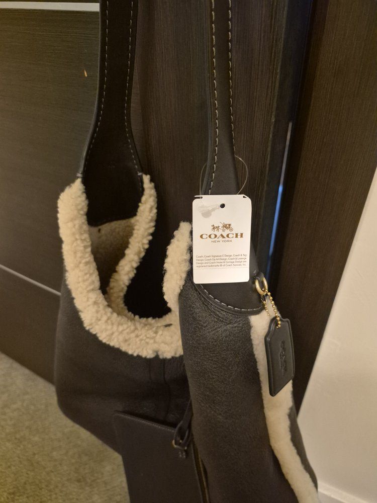 Coach New York Black Leather Shearling Lined Shoulder Bag Handbag