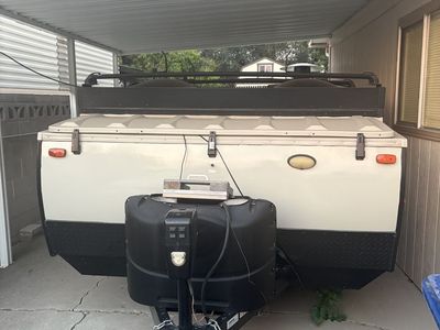 Hard side tent trailer