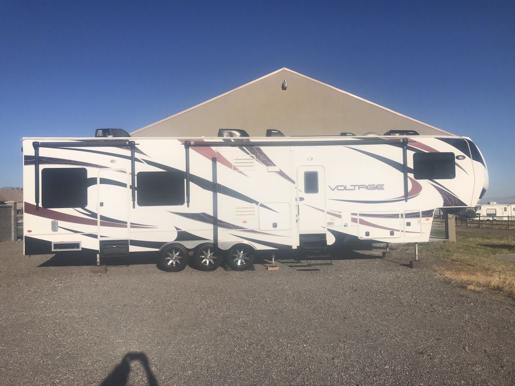 VOLTAGE 3905 Epic 14' Garage