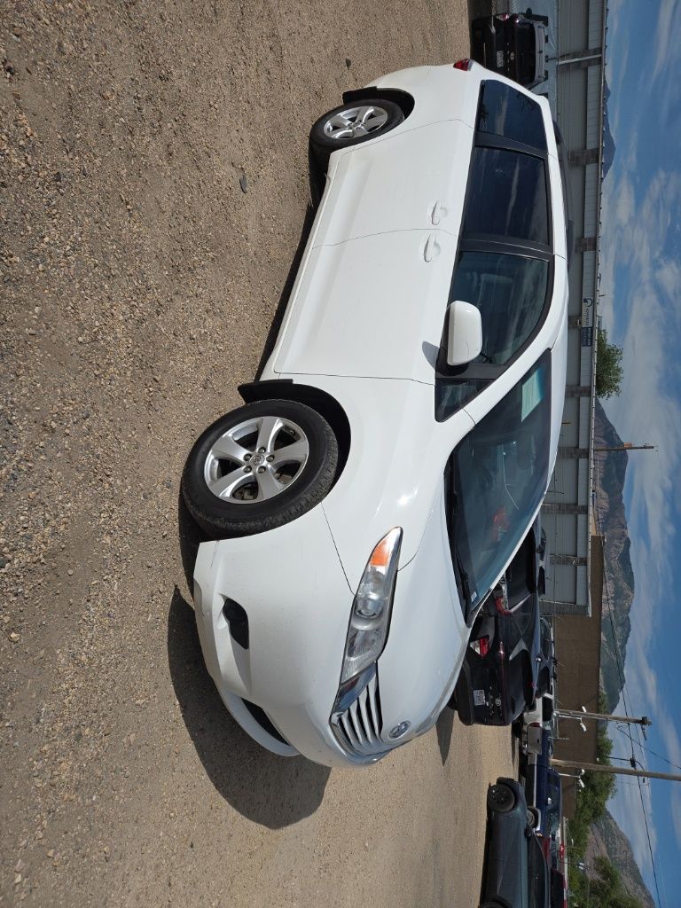 2017 Toyota Sienna LE 8-Passenger