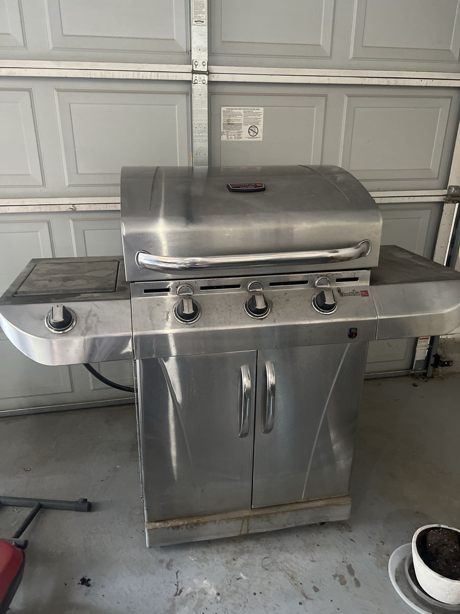 Char-Broil Commercial TRU-Infrared 3-Burner Gas Grill with Side Burner