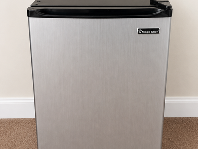 Magic Chef Compact Mini Fridge with Freezer – Dorm Room, Office, Bedroom Refrigerator