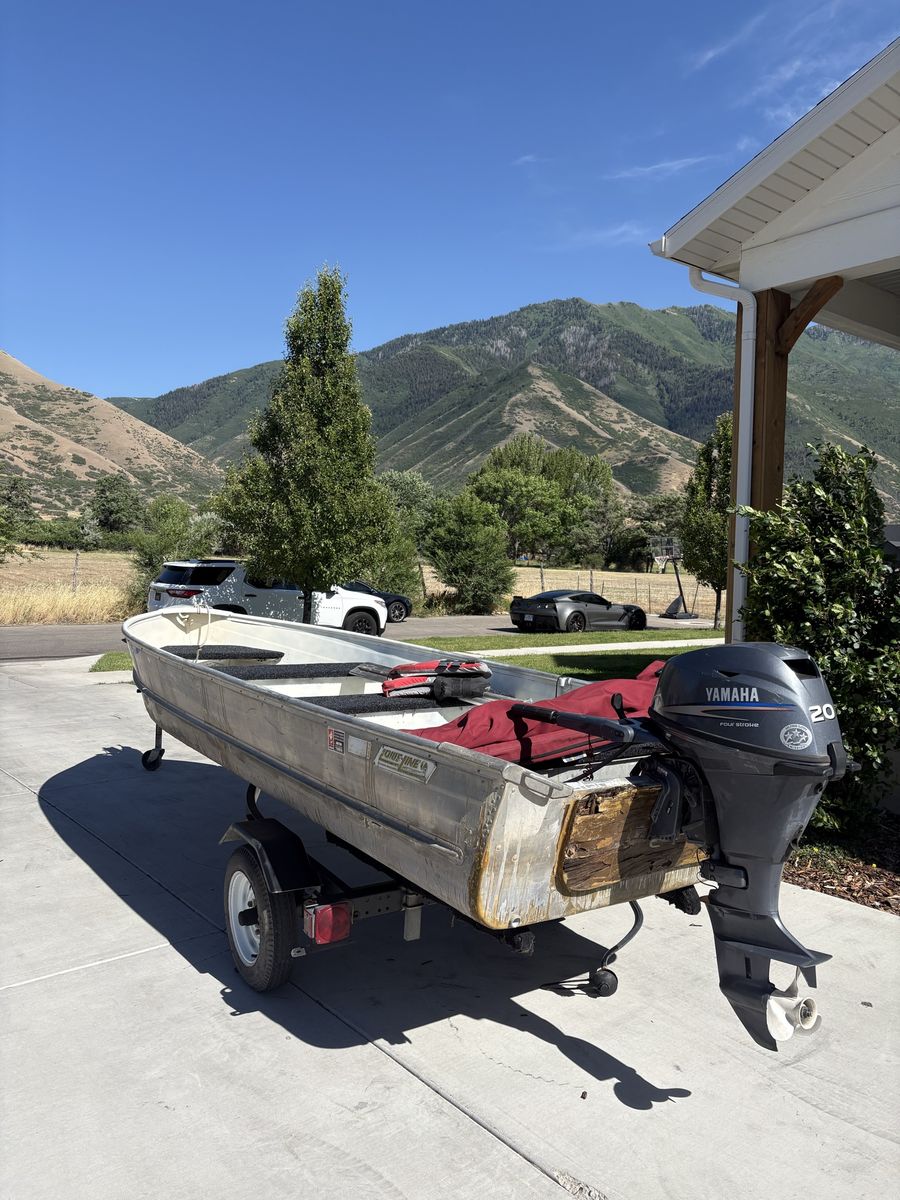 Amazing 16 foot aluminum boat with 20hp Yamaha
