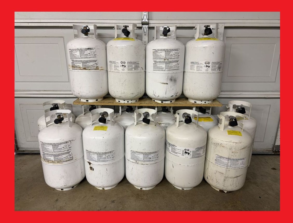 FULL 7 gallon / 30 lb. Propane LP Gas Cylinders/Tanks/Bottles for BBQ, Grill, Fire Pits, Patio Heaters, Trailers, RVs... 30lb
