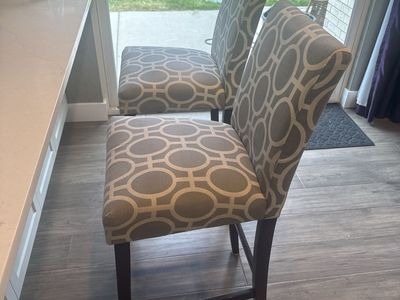 Set of 2 Grey Geometric Pattern Upholstered Bar Stools / Counter Height Chairs