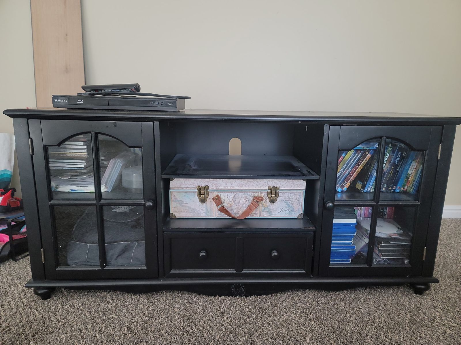 TV stand/entertainment center