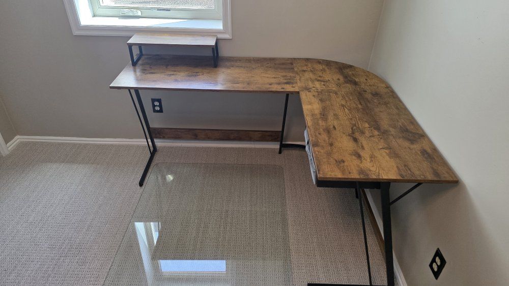 Corner Desk