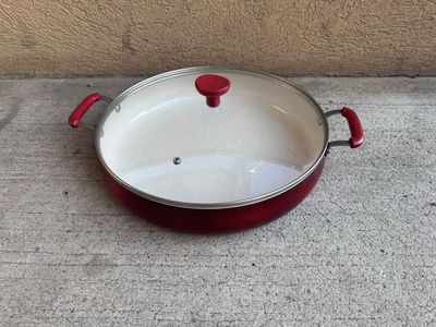 Tasty Clean Ceramic 13”.5 Non-Stick Aluminum Centerpiece Sauté Pan with Glass Lid, Red