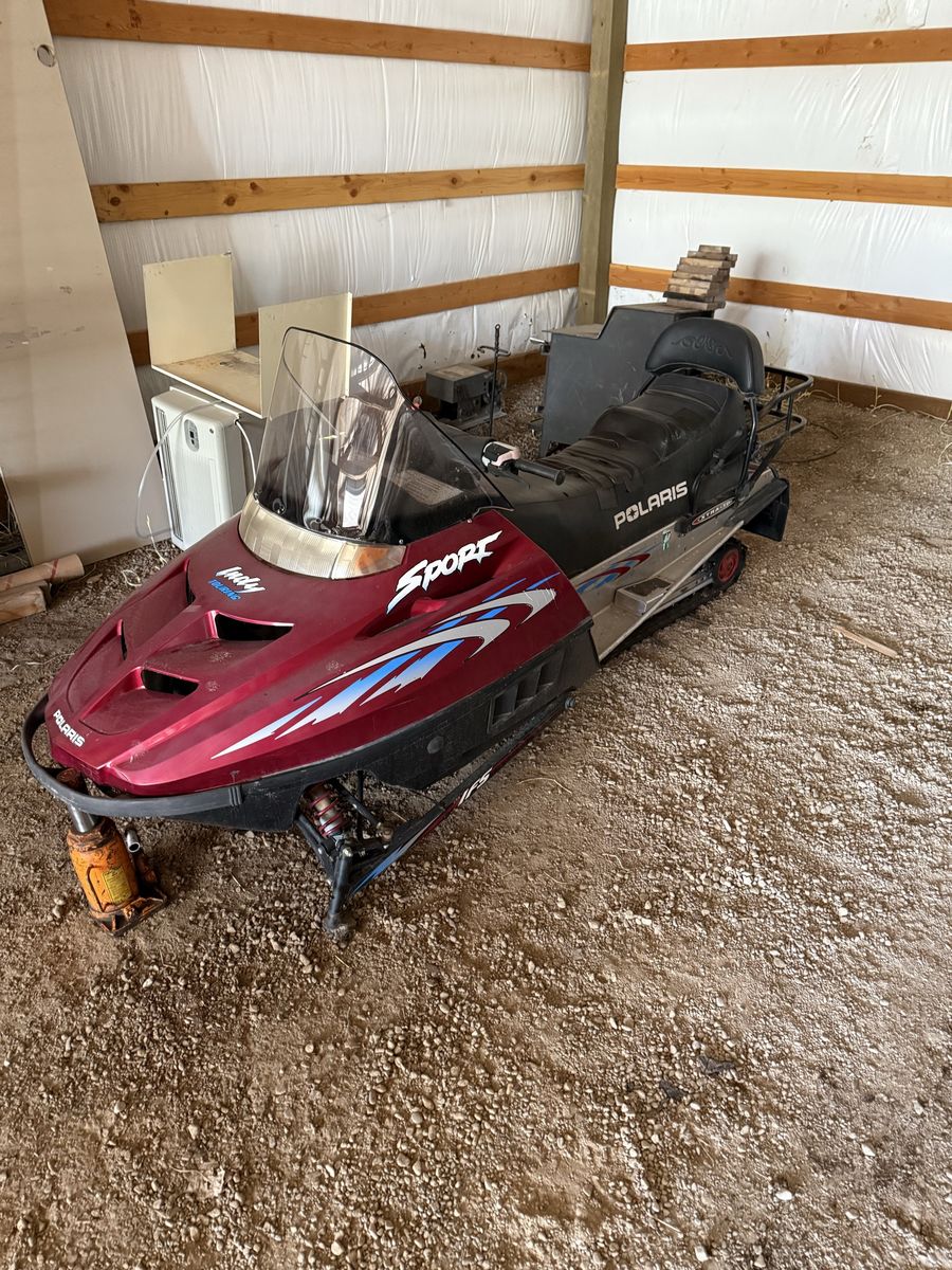 Polaris Indy touring sport