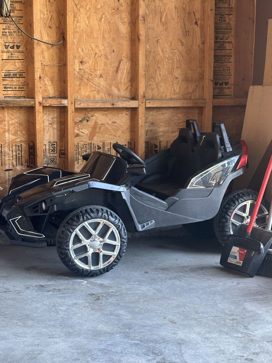 Electric car toddler 2 seater with usb and radio