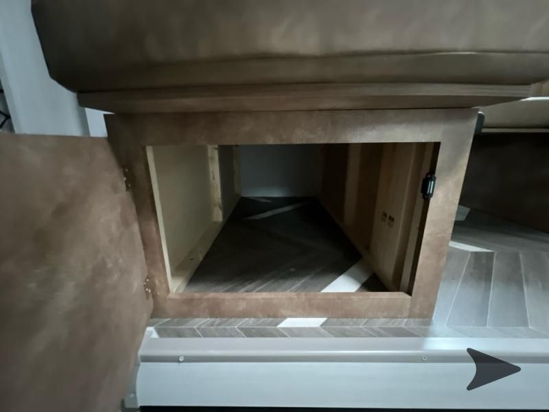 Main image 13