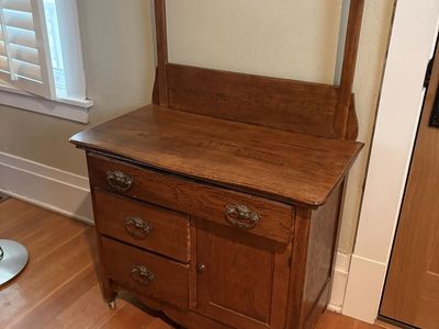 Antique dry wash basin