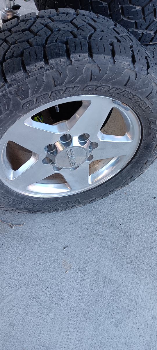 OEM 20 Inch GMC wheels with tires