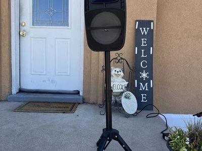 Apex 1000W portable LED speaker (or similar), designed for karaoke and events, featuring connectivity