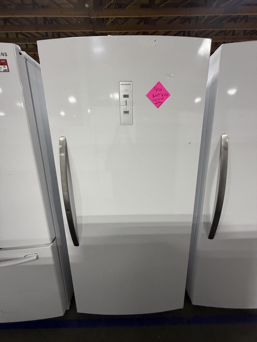 BRAND NEW! NICE FRIGIDAIRE FULL REFRIGERATOR 20 CF