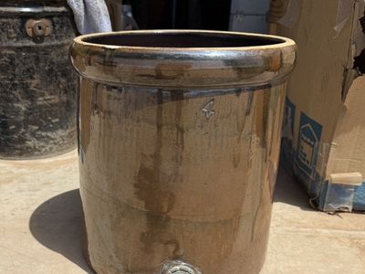 1875-1900 4 Gallon Albany Slip Water Cooler