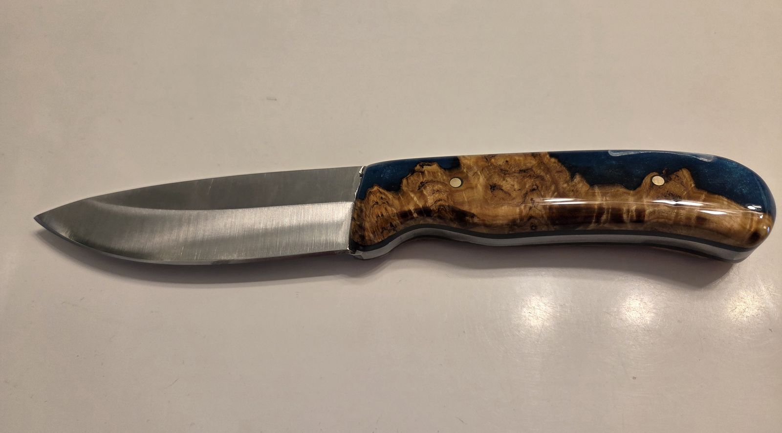 Beautiful carry/admire knife with a C2 high carbon steel blade