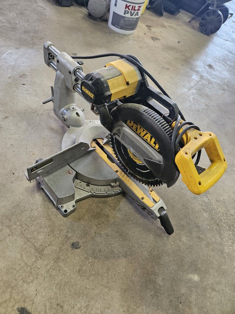 DeWalt DW708 12" Sliding Compound Miter Saw - 13A 4000 RPM