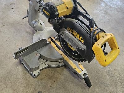 DeWalt DW708 12" Sliding Compound Miter Saw - 13A 4000 RPM