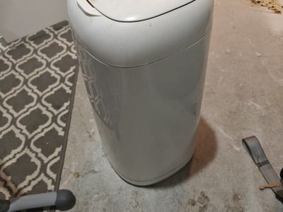 Diaper genie