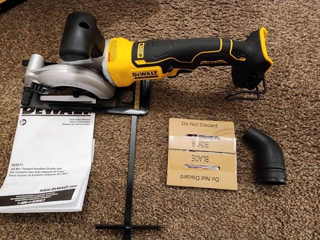 New Dewalt Atomic 20V MAX 4 1/2in. Circular Saw