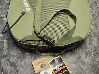 Mossy Oak Bottomland Heated Cushion - New Hunting/Outdoor Seat (2)