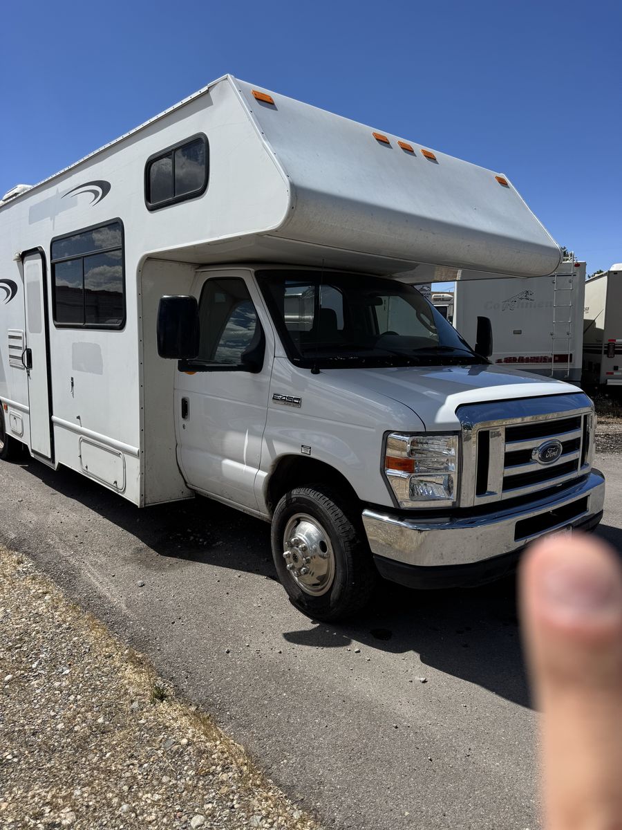 2017 Ford E-450 Thor Majestic 28A